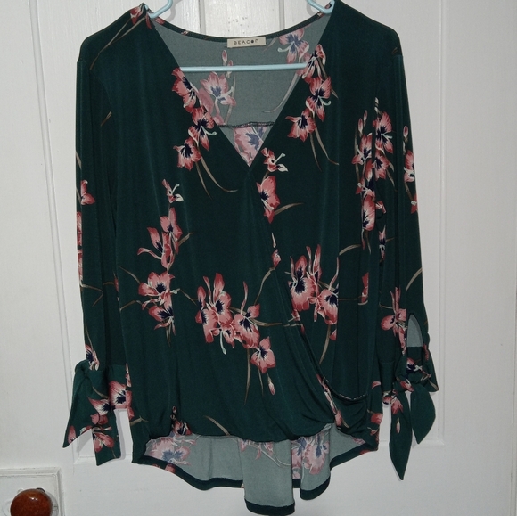 Beacon Drk Green Floral Faux Wrap Hi Low Longsleeve Top size Large - Picture 2 of 10